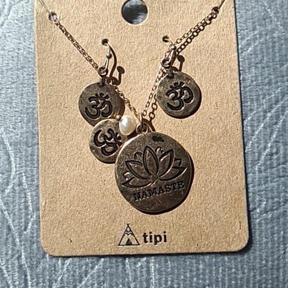 Tipi Jewelry - Namaste necklace and earrings set